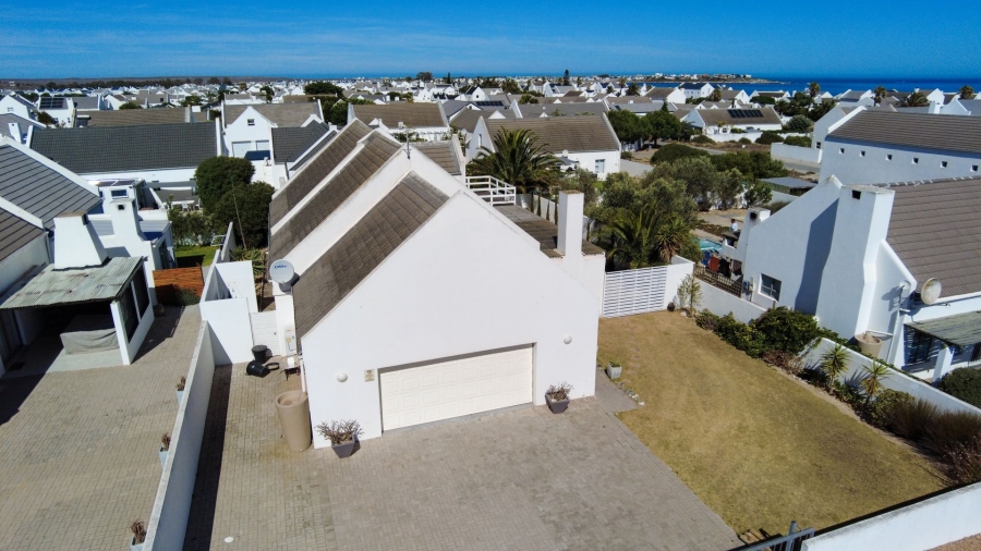 4 Bedroom Property for Sale in Golden Mile Western Cape